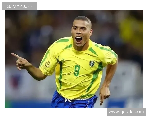 足球巨星年满三十二岁正值黄金时期迎来巅峰与挑战并存时刻