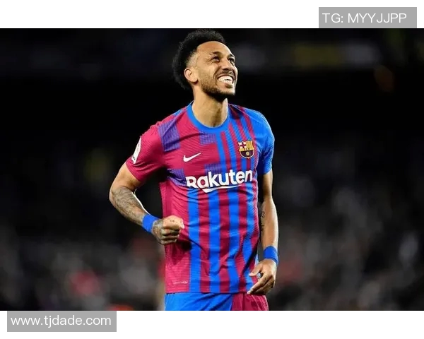 足球巨星黑色背景精美高清壁纸合集展现力量与荣耀