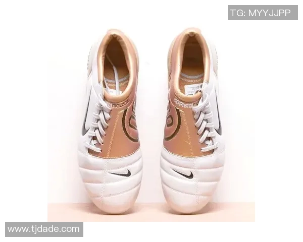 球星同款足球鞋推荐 打造你的专业比赛装备体验 球星同款足球鞋推荐 打造你的专业比赛装备体验