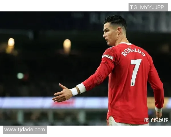 足球传奇启航 第一季 深度揭秘球星背后的奋斗与荣耀